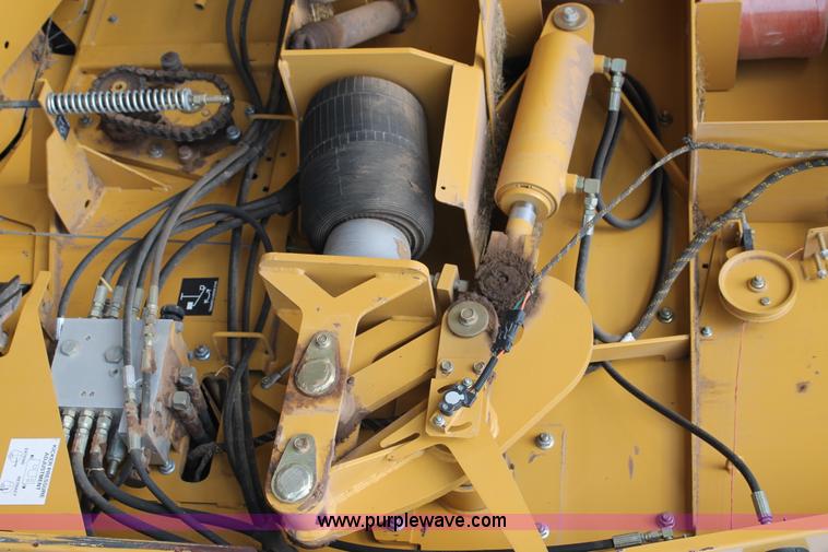 image for item G5757 2003 Vermeer 605 round baler