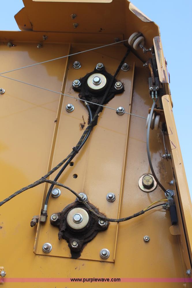 image for item G5757 2003 Vermeer 605 round baler