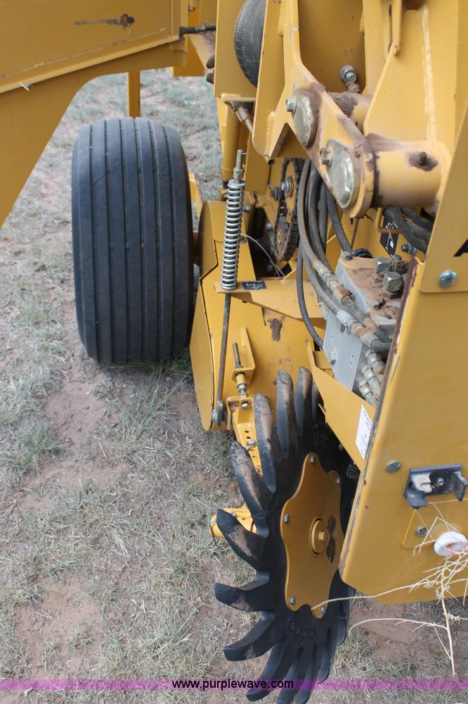 image for item G5757 2003 Vermeer 605 round baler