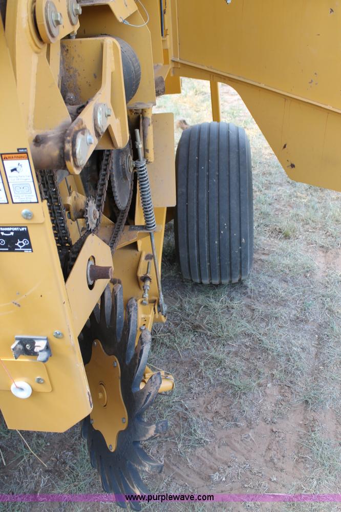 image for item G5757 2003 Vermeer 605 round baler