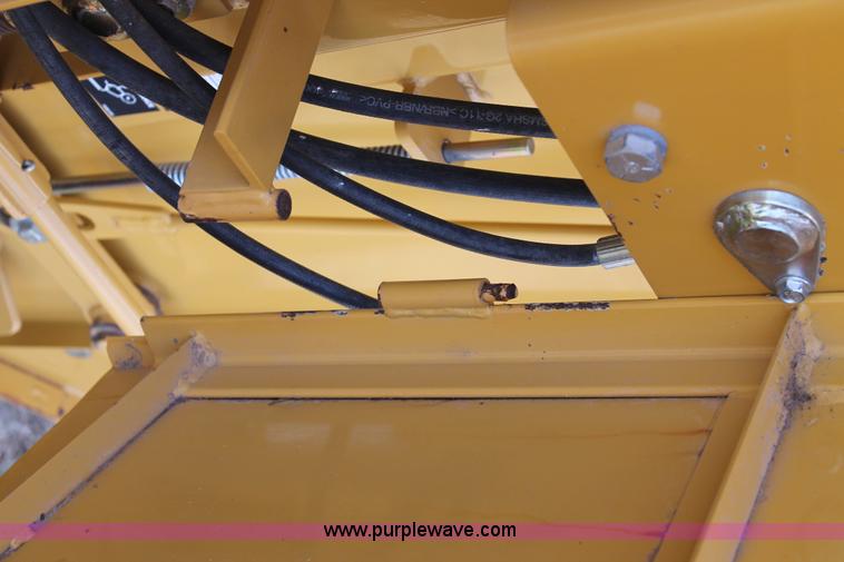 image for item G5757 2003 Vermeer 605 round baler