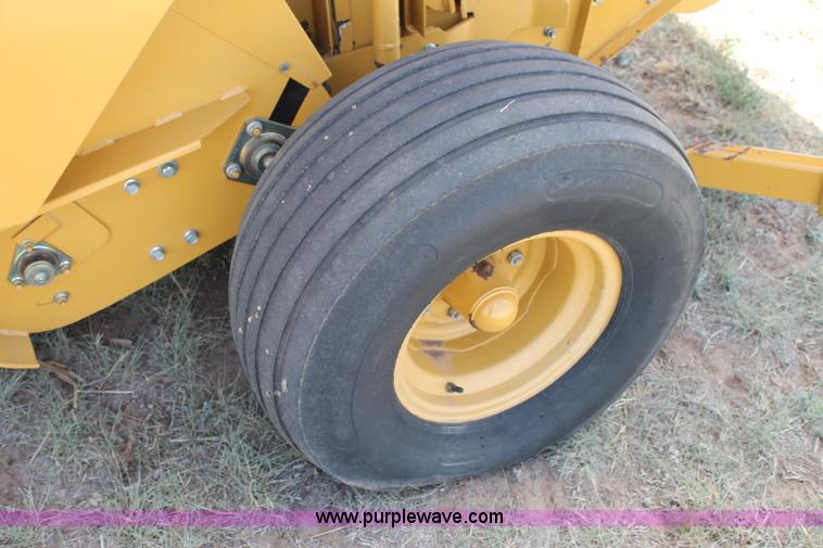 image for item G5757 2003 Vermeer 605 round baler