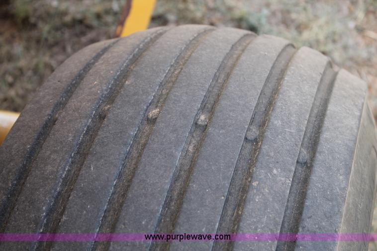 image for item G5757 2003 Vermeer 605 round baler