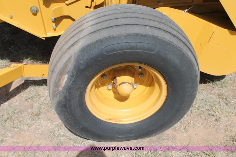 image for item G5757 2003 Vermeer 605 round baler