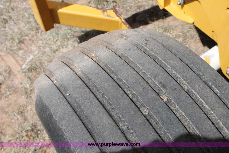 image for item G5757 2003 Vermeer 605 round baler