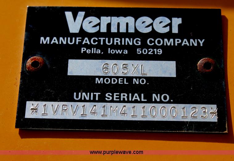 image for item G5757 2003 Vermeer 605 round baler