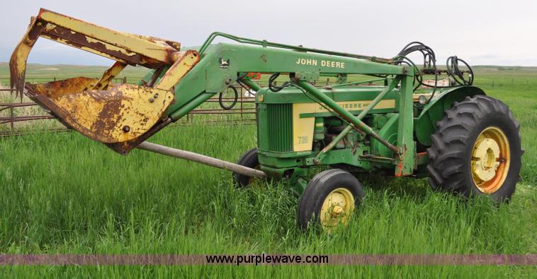 image for item G6032 1957 John Deere 720 tractor