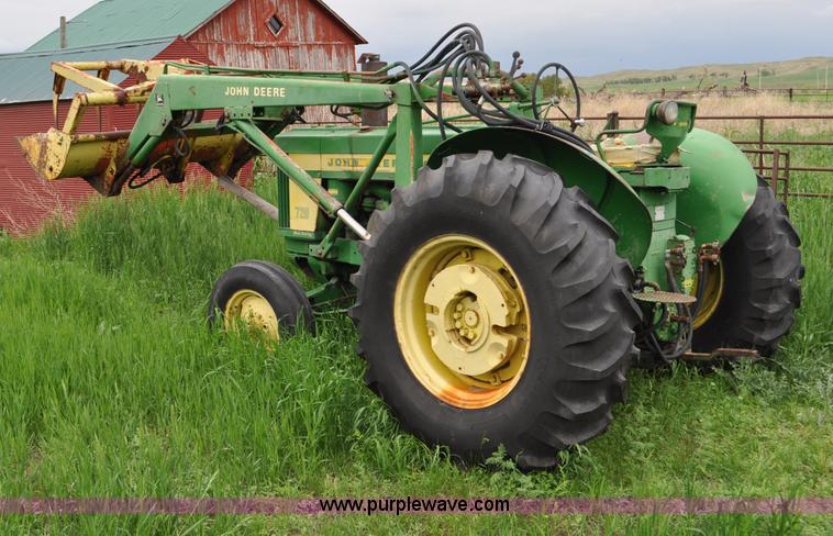 image for item G6032 1957 John Deere 720 tractor