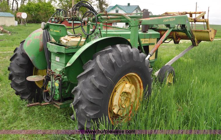image for item G6032 1957 John Deere 720 tractor