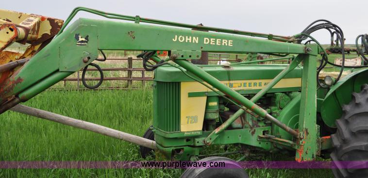 image for item G6032 1957 John Deere 720 tractor