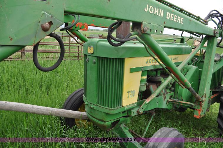 image for item G6032 1957 John Deere 720 tractor