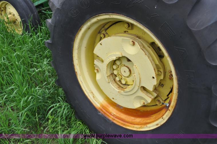 image for item G6032 1957 John Deere 720 tractor