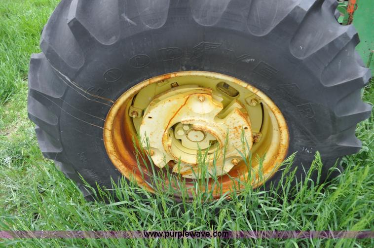 image for item G6032 1957 John Deere 720 tractor