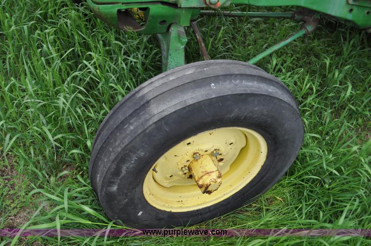 image for item G6032 1957 John Deere 720 tractor