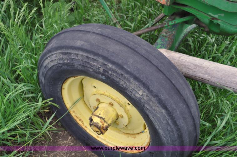 image for item G6032 1957 John Deere 720 tractor