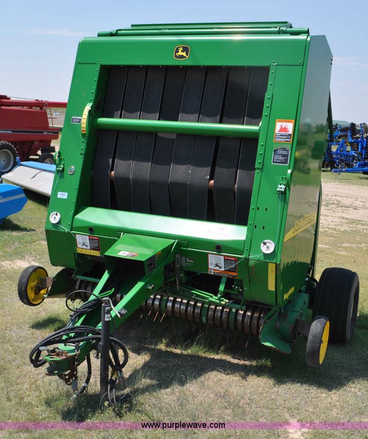image for item G6040 2002 John Deere 567 round baler
