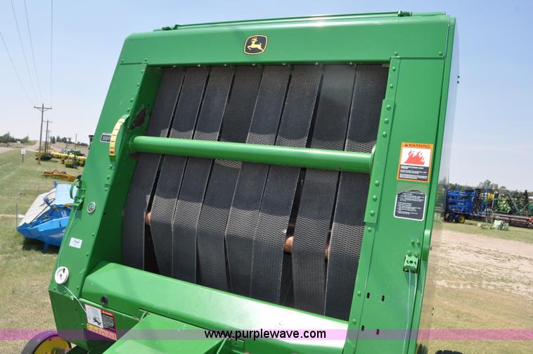 image for item G6040 2002 John Deere 567 round baler