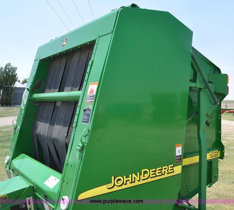 image for item G6040 2002 John Deere 567 round baler