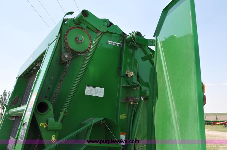 image for item G6040 2002 John Deere 567 round baler