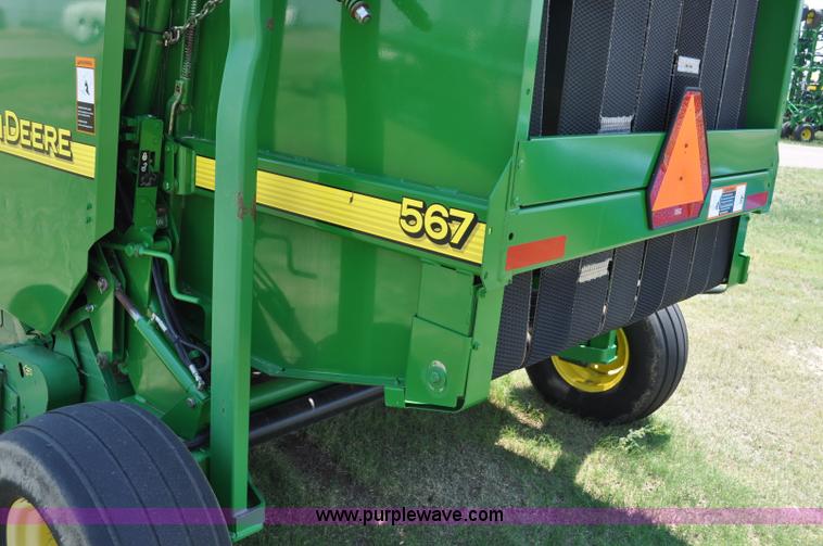 image for item G6040 2002 John Deere 567 round baler