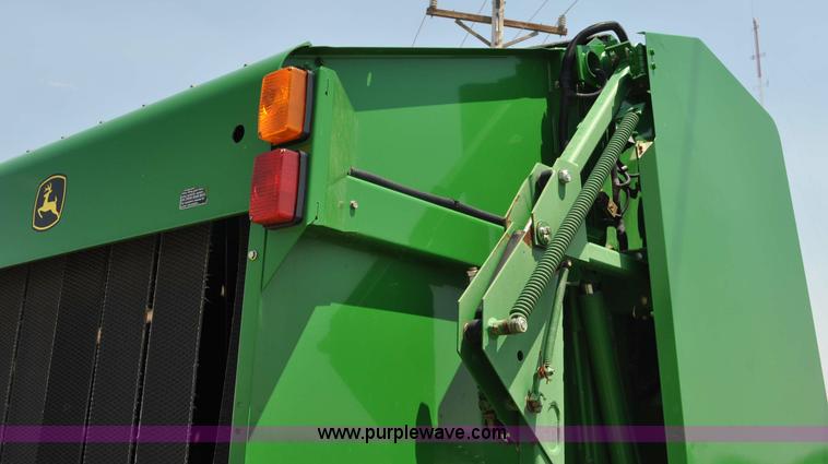 image for item G6040 2002 John Deere 567 round baler