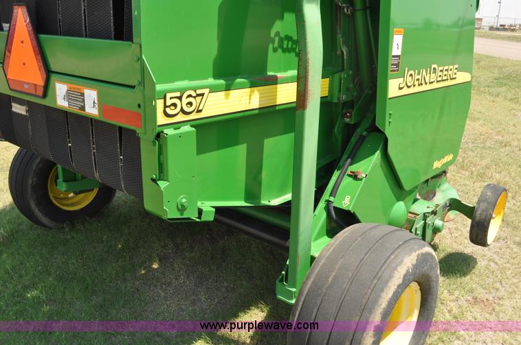 image for item G6040 2002 John Deere 567 round baler