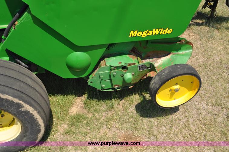 image for item G6040 2002 John Deere 567 round baler