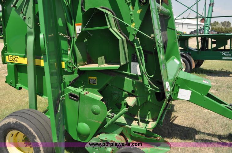 image for item G6040 2002 John Deere 567 round baler