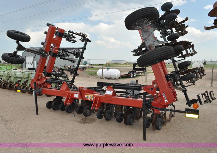 image for item G6042 Redball 2000 strip till machine