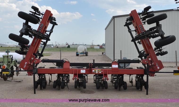 image for item G6042 Redball 2000 strip till machine