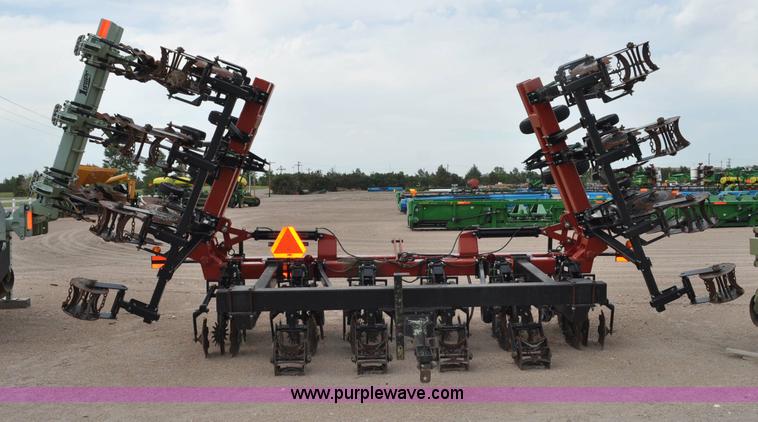 image for item G6042 Redball 2000 strip till machine