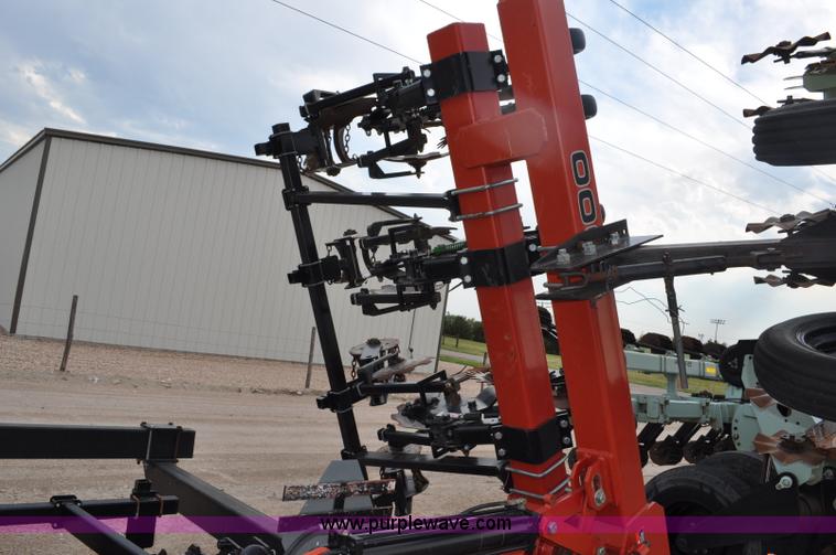 image for item G6042 Redball 2000 strip till machine