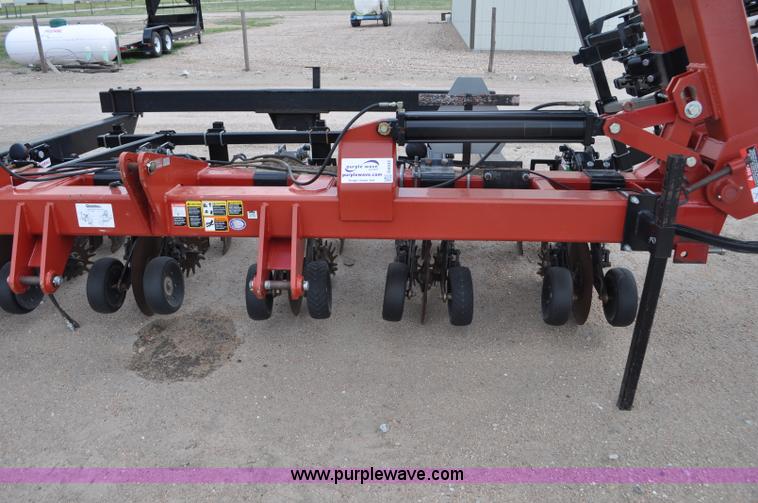 image for item G6042 Redball 2000 strip till machine