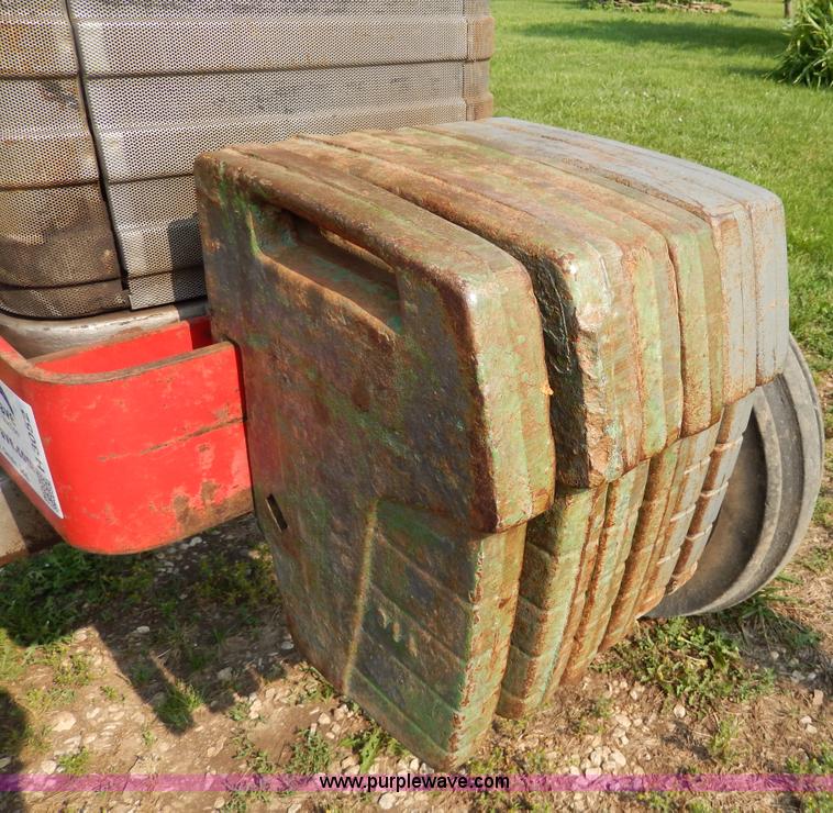 image for item H3052 1968 Massey-Ferguson 180 tractor