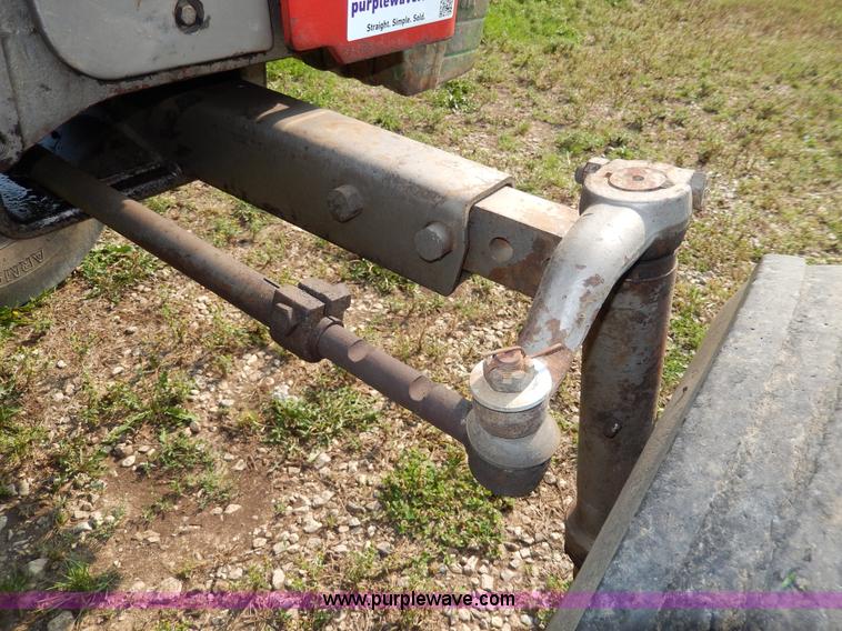 image for item H3052 1968 Massey-Ferguson 180 tractor