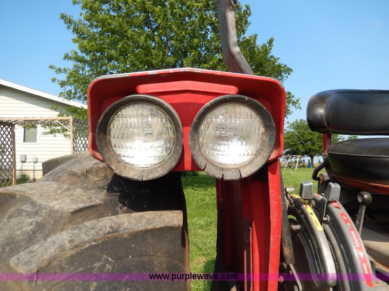 image for item H3052 1968 Massey-Ferguson 180 tractor