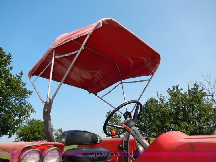 image for item H3052 1968 Massey-Ferguson 180 tractor