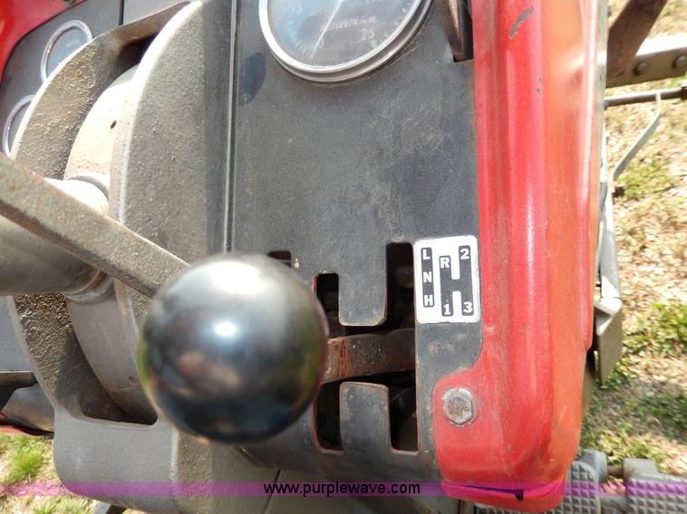 image for item H3052 1968 Massey-Ferguson 180 tractor