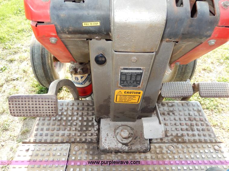 image for item H3052 1968 Massey-Ferguson 180 tractor