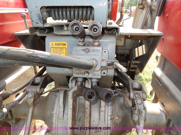 image for item H3052 1968 Massey-Ferguson 180 tractor