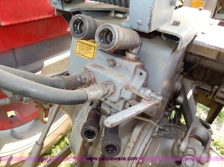 image for item H3052 1968 Massey-Ferguson 180 tractor