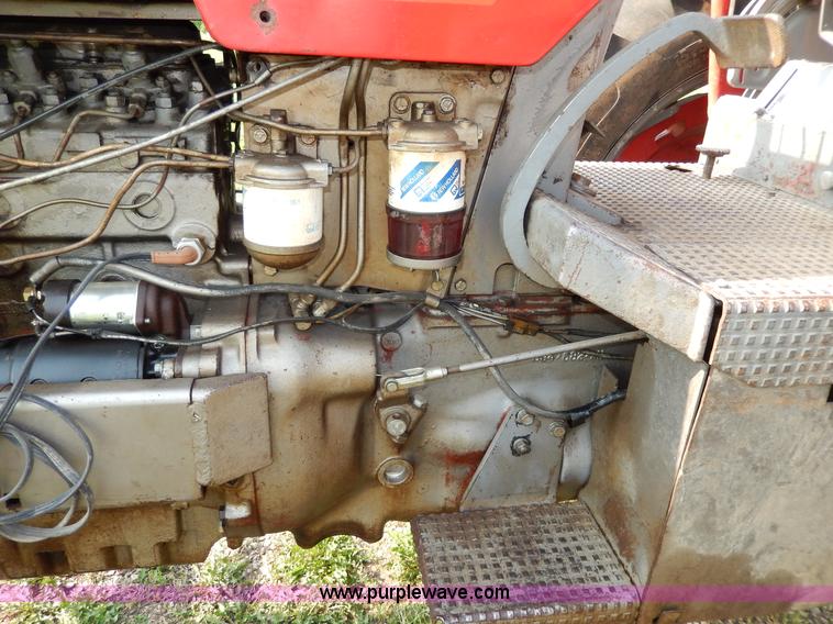 image for item H3052 1968 Massey-Ferguson 180 tractor