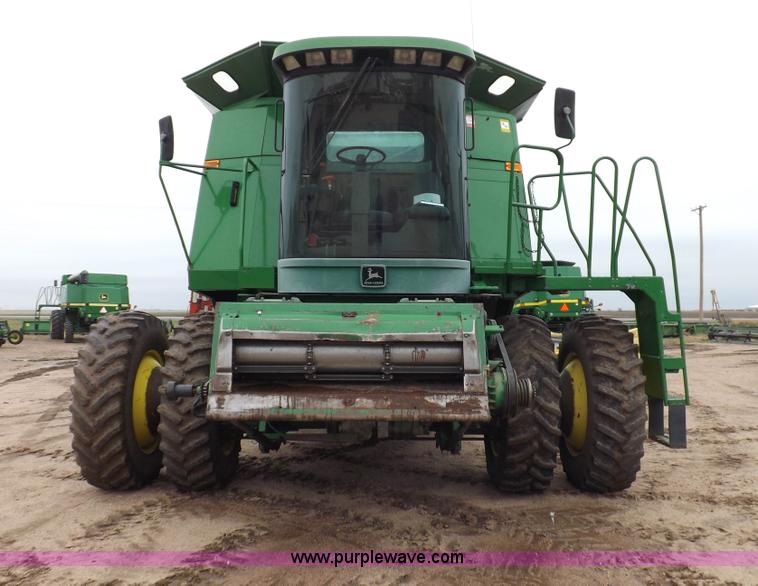 image for item H7018 1990 John Deere 9600 Turbo combine
