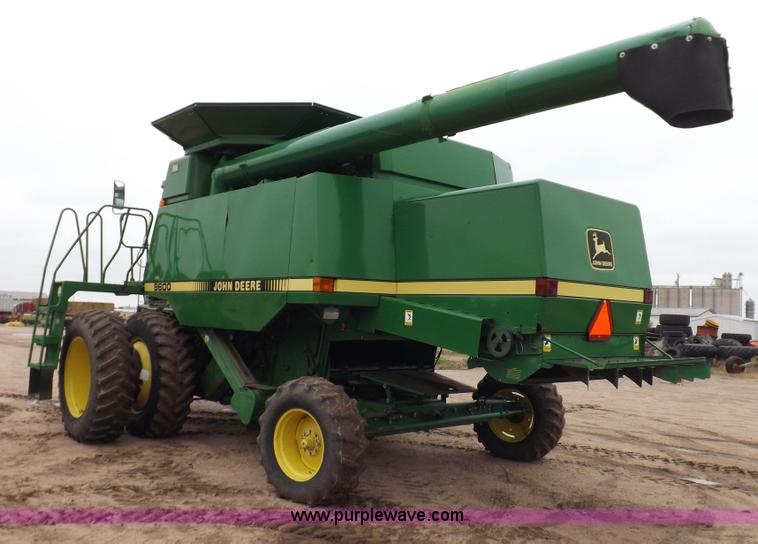 image for item H7018 1990 John Deere 9600 Turbo combine