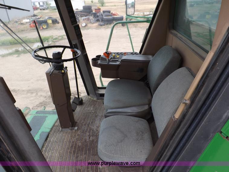image for item H7018 1990 John Deere 9600 Turbo combine