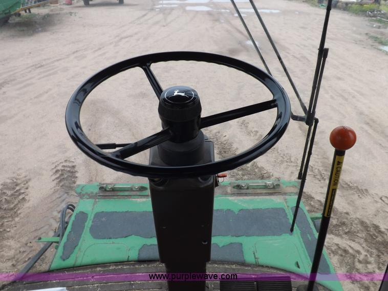 image for item H7018 1990 John Deere 9600 Turbo combine