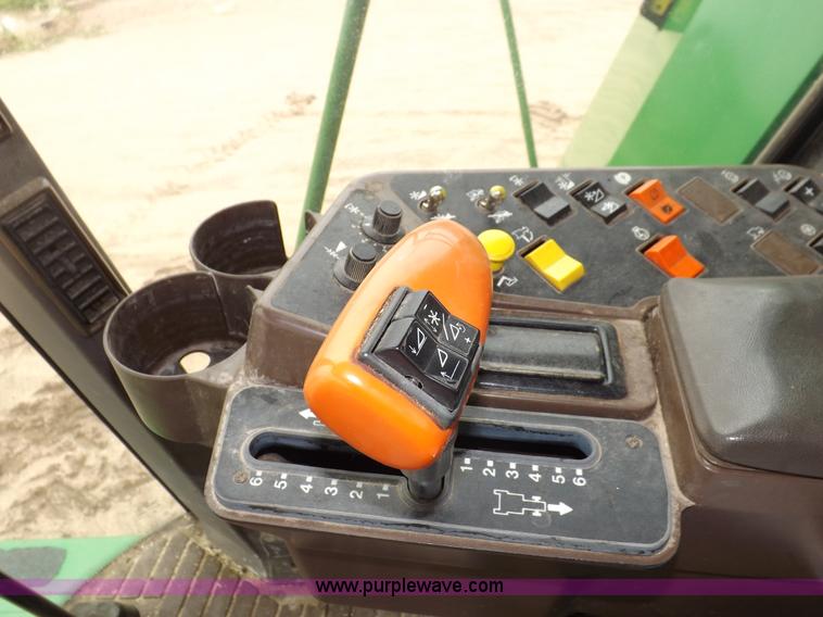 image for item H7018 1990 John Deere 9600 Turbo combine