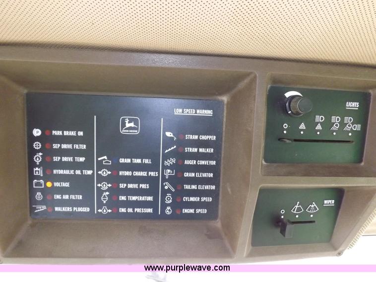 image for item H7018 1990 John Deere 9600 Turbo combine