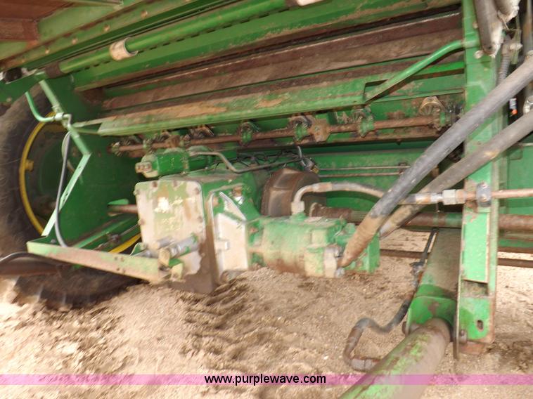 image for item H7018 1990 John Deere 9600 Turbo combine