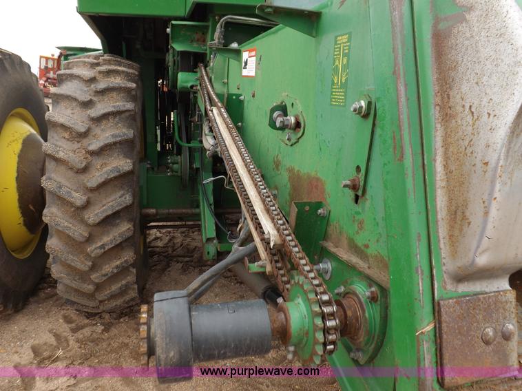 image for item H7018 1990 John Deere 9600 Turbo combine